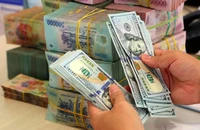 Giá USD chợ đen trượt dốc 