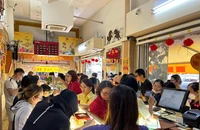 Khách hàng bất ngờ mua vàng miếng SJC rất dễ 