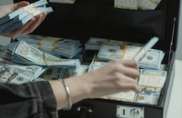 Tỉ giá USD/VND 'nổi sóng' trên thị trường chợ đen nhưng chưa đáng lo
