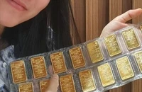 Giá vàng miếng SJC lên gần 100 triệu đồng một lượng