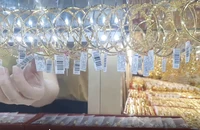 Giá vàng quốc tế lao dốc, chênh lệch nội - ngoại vẫn cao bất thường