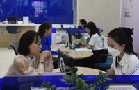 Lãi suất chứng chỉ tiền gửi vọt lên gần 8%/năm, dòng tiền nhàn rỗi sẽ chảy về đâu?