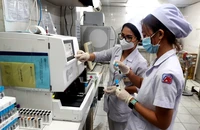 Bệnh viện ở TP.HCM đối mặt nguy cơ thiếu vật tư y tế, hóa chất xét nghiệm