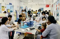 Sốt xuất huyết và tay chân miệng tại TP.HCM tiếp tục tăng nhanh