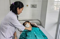Nha Trang lại có vụ ngộ độc sau khi nhiều học sinh ăn cơm gà trước cổng trường