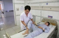 Nam thanh niên liệt 2 chân, đi khám mới phát hiện bị u tủy