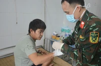 1 ngư dân bị máy xay đá cuốn dập bàn tay phải