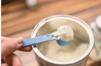 Người tiêu dùng hoang mang trước sữa bột giả: Làm sao phân biệt thật – giả?