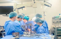 Cứu sống ngoạn mục nam nhân viên giao hàng bị đâm xuyên tim 
