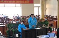 Cựu cán bộ hải quan hùn tiền buôn lậu đường