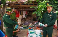 20 gói nghi là ma tuý đá trôi dạt trên biển Quảng Nam