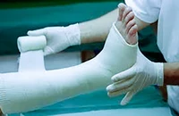 Truy tìm người tông cháu nhỏ gãy chân, chấn thương sọ não rồi bỏ trốn 
