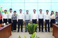 Động lực để cán bộ, công chức cống hiến: Thu nhập và sự tôn trọng