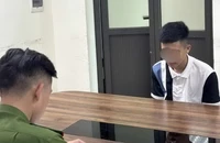 Bắt kẻ đập vỡ 9 kính ô tô để trộm cắp