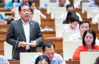 Có cán bộ 1-2 tháng nữa về hưu thì vướng vòng lao lý...