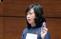 Bộ trưởng Đào Hồng Lan: 'Ai có thể hình dung đây là một điếu thuốc lá điện tử không ạ?'