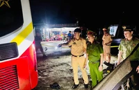Đồng Tháp: Xe khách giường nằm lao lên lề, tông 2 người chết