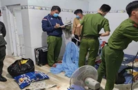 Cháu bé 8 tháng tuổi tử vong bên cạnh mẹ, trong phòng trọ có dao dính máu
