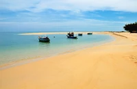 Tổng Bí thư Nguyễn Phú Trọng ra thăm đảo Phú Quý