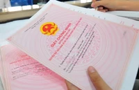 Muốn tặng nhà cho riêng con trai đã có vợ, phải làm sao?