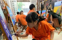 Lớp học vẽ miễn phí giúp người khiếm thính sống tốt với nghề