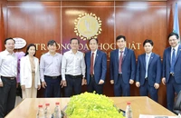 Báo Pháp Luật TP.HCM thăm, chúc mừng Đại học Luật TP.HCM nhân ngày 20-11