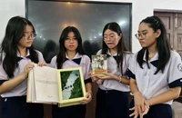 Ấn tượng sách về Bác Hồ do học sinh Trường THPT chuyên Trần Đại Nghĩa thiết kế