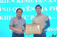 Chủ tịch UBND TP.HCM tuyên dương thanh niên cứu bé gái bị đuối nước ở hồ bơi tại phường Vũng Tàu