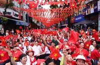 Tặng 100.000 đồng/người cho toàn dân ăn Tết Độc lập