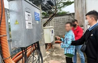 Trộm dây điện các trạm biến áp để bán lấy tiền đánh bạc