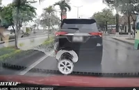 Phạt tài xế dừng xe giữa đường gây cản trở giao thông ở Quảng Trị