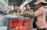 “Tủ bánh mì 0 đồng” của Công an phường Tam Phú, TP Thủ Đức