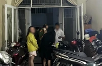 Kiểm tra cư trú lúc nửa đêm, người dân được từ chối không?