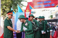 Nhờ người khác đăng ký nghĩa vụ quân sự thay được không?