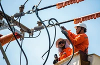 Mùa mưa lũ: Cẩn trọng với điện để không trả giá đắt
