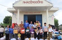 Tấm lòng của bạn đọc Pháp Luật TP.HCM đã đến người dân vùng lũ Khánh Hoà