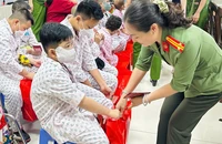 Công an phường Phước Long tổ chức nhiều hoạt động chăm lo Tết cho người dân