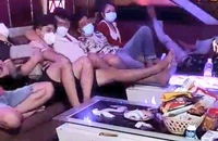 Bắt quả tang 19 thanh niên 'phê' ma túy ở quán karaoke