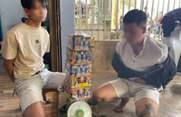 Công an bắt nhóm thanh niên bán pháo hoa trên mạng