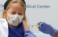 Sẽ có vaccine '3 trong 1' phòng cả COVID-19, cúm và RSV