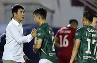 Bóng đá TP.HCM: Chống xuống hạng trước đã!