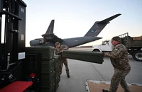 Vũ khí phương Tây không ngừng đổ về Ukraine