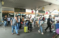 Vé máy bay dịp lễ đắt như vé tết