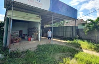 Đòi bồi thường vì 'bán đất chứ không bán nhà'