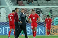 Thầy trò HLV Troussier và mục tiêu ít nhất 1 điểm