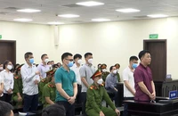 Các bị cáo tại tòa ngày 13-5.