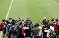 HLV Park Hang-seo chia sẻ với truyền thông.