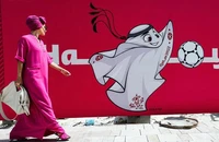 Biểu tượng World Cup 2022 “La’eeb” xuất hiện trên các đường phố tại Qatar.