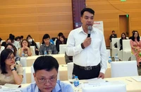 Đại diện các doanh nghiệp phát biểu tại Diễn đàn Thuế - hải quan ngày 19-10.
