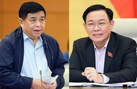 Chủ tịch Quốc hội Vương Đình Huệ (phải) và Bộ trưởng Bộ KH&ĐT Nguyễn Chí Dũng phát biểu tại phiên họp.